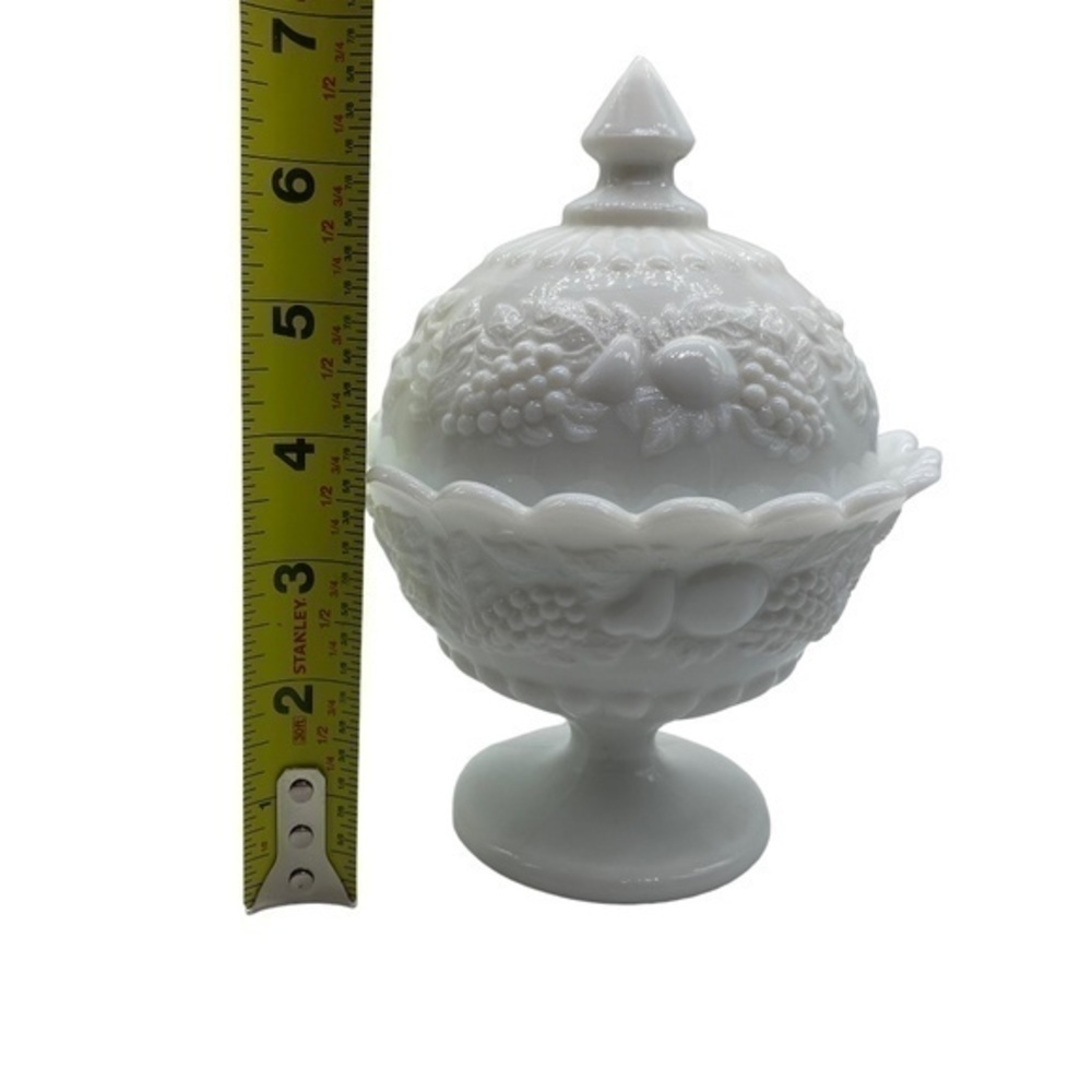Vintage Westmoreland Milk Glass Cover Candy Dish Grape/Fruit Vine Pattern - Picture 11 of 12